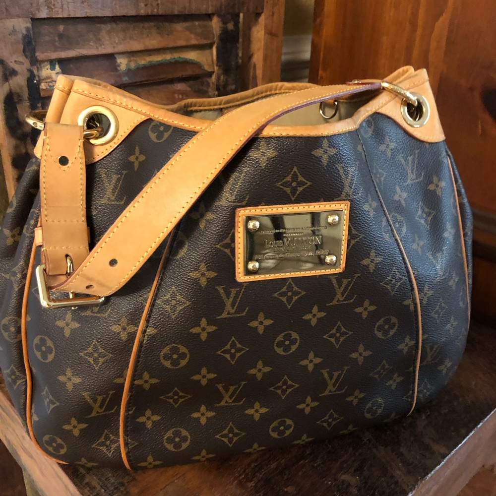 Louis Vuitton Galleria PM Monogram Shoulder Bag
